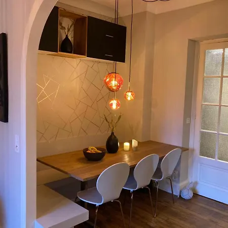 Elegant Historic Le Mont Joly - 3 Bed 2bath View 80m2 Apartman